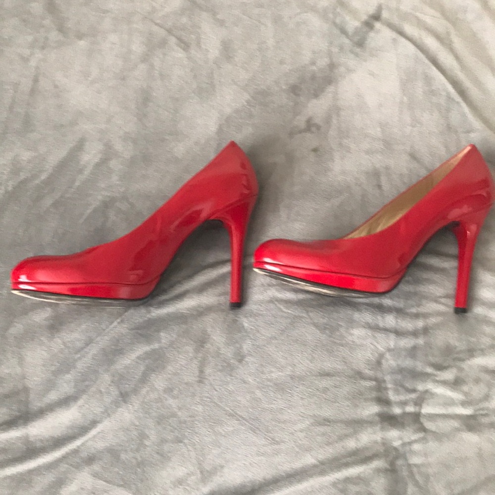 stuart weitzman red patent leather pumps